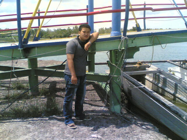 G dijembatan danau buatan